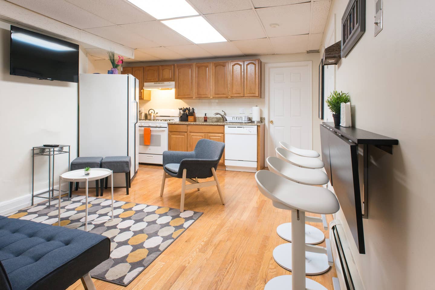 4 bed, 2.5 bath apartment for rent at 43 Bay State Rd Unit A, Fenway — photo 7 of 16