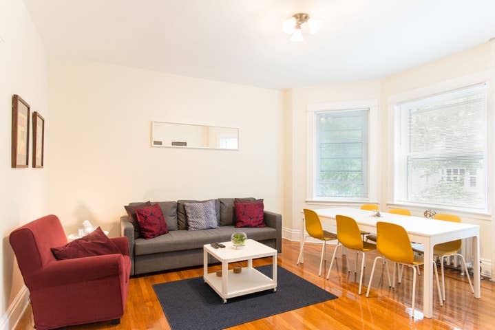 3 bed, 2 bath apartment for rent at 23 Euston St Unit 2, Brookline Hills — photo 2 of 17