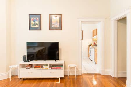 3 bed, 2 bath apartment for rent at 23 Euston St Unit 2, Brookline Hills — photo 1 of 17