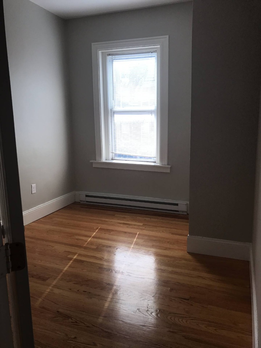 33 Chelsea St, East Boston