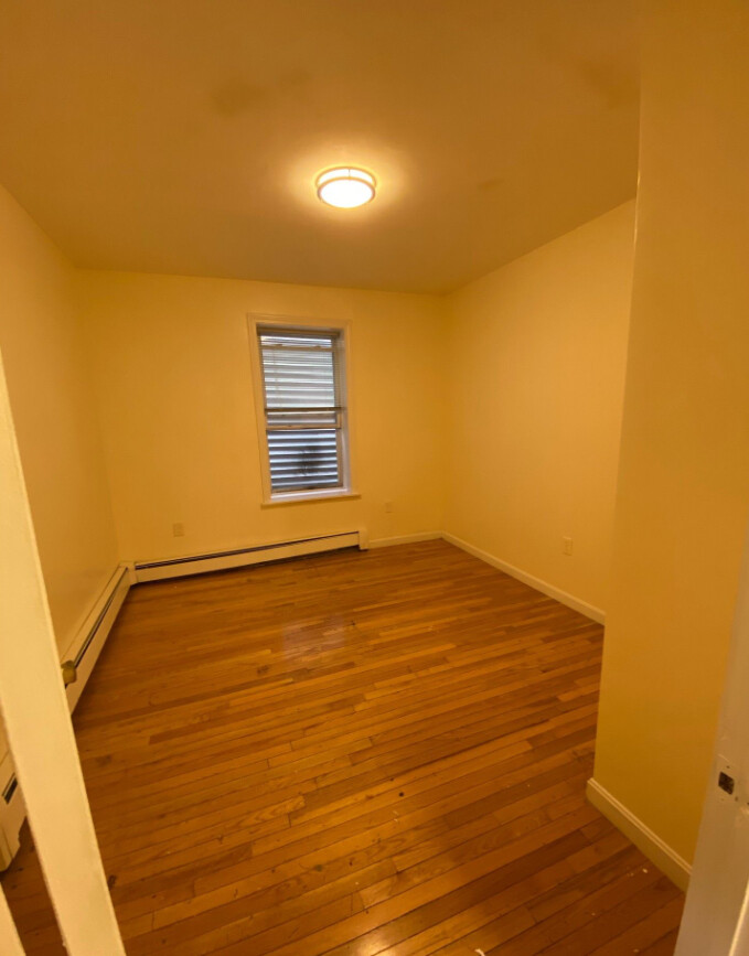 144 Chelsea St, East Boston