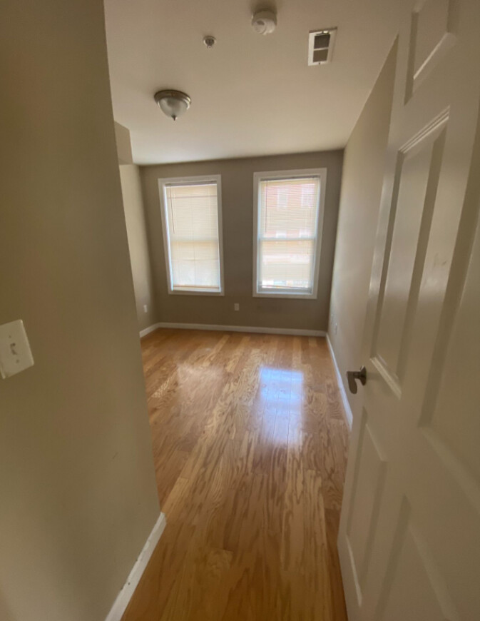 53 Chelsea St, East Boston