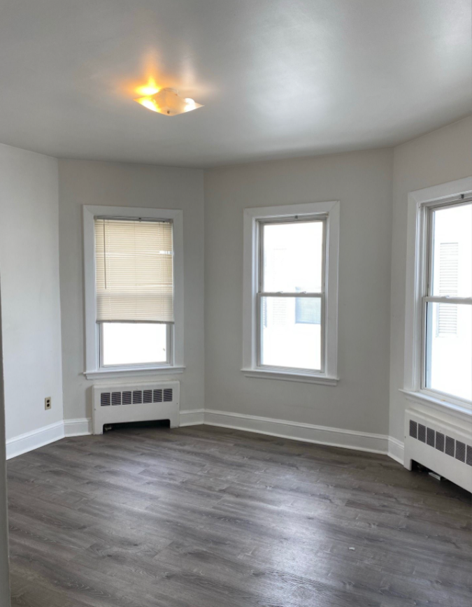 87 Winthrop Shore Dr, Winthrop