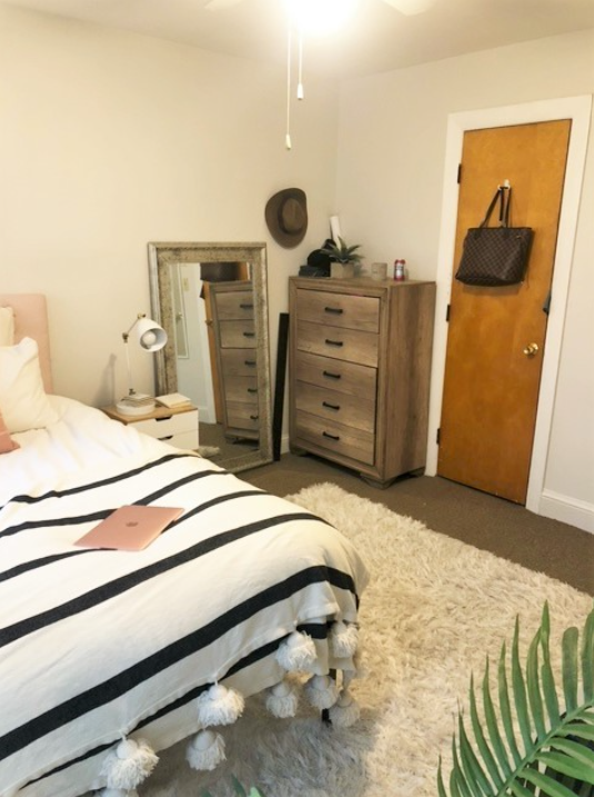 90 Winthrop Shore Dr, Winthrop