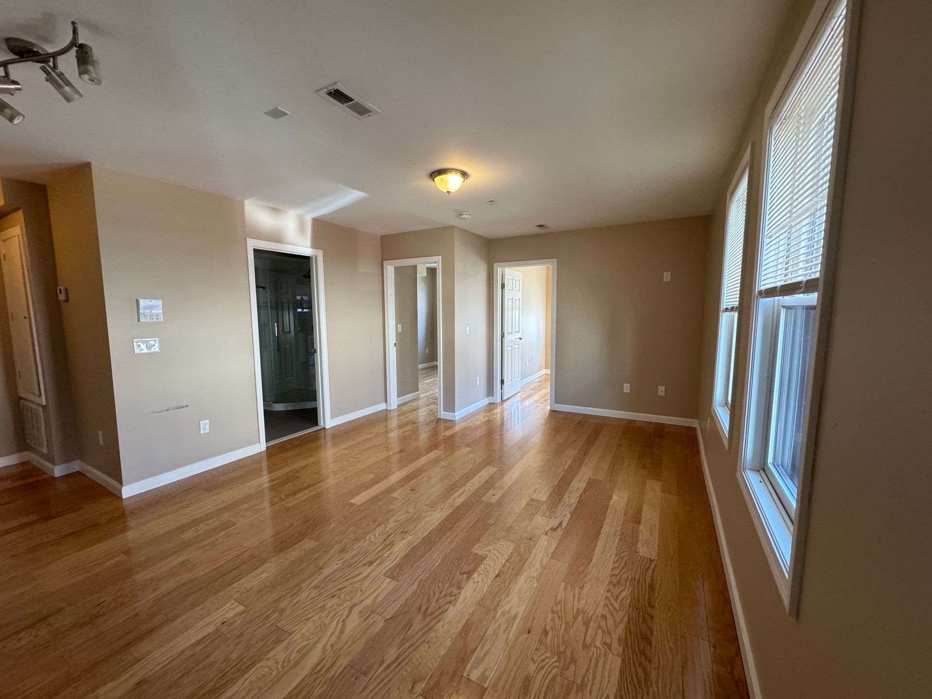 Photos of apartment on Chelsea St.,Boston MA 02128