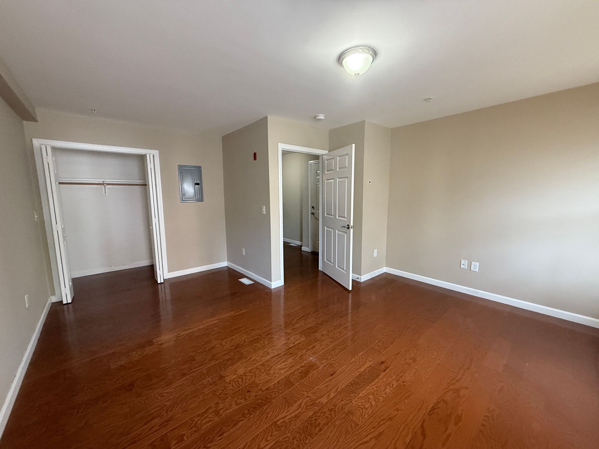 Photos of apartment on Chelsea St.,Boston MA 02128