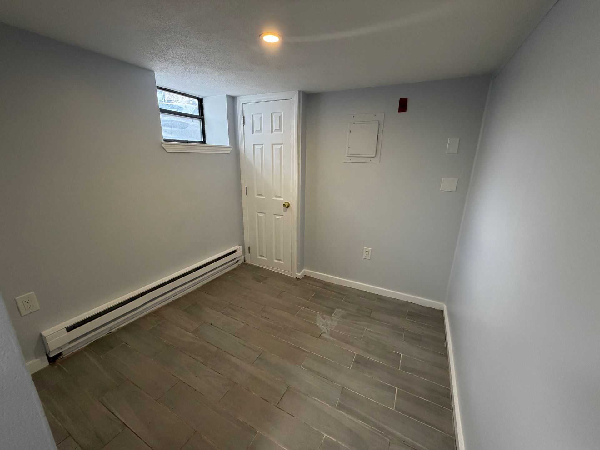 Photos of apartment on Chelsea St.,Boston MA 02128
