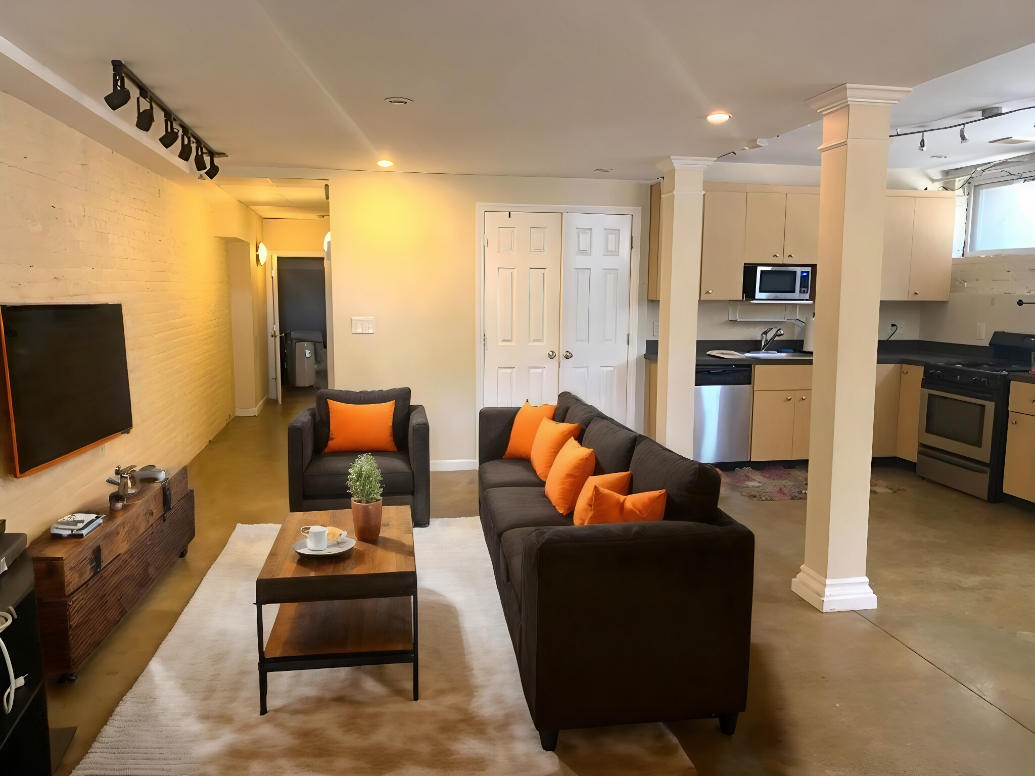 72 Frankfort St, East Boston