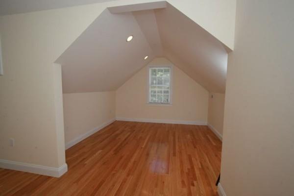 3 bed, 1.5 bath apartment for rent at 1018 Chestnut St Unit 1, Newton — photo 8 of 17