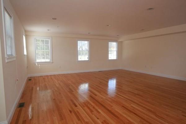 3 bed, 1.5 bath apartment for rent at 1018 Chestnut St Unit 1, Newton — photo 14 of 17