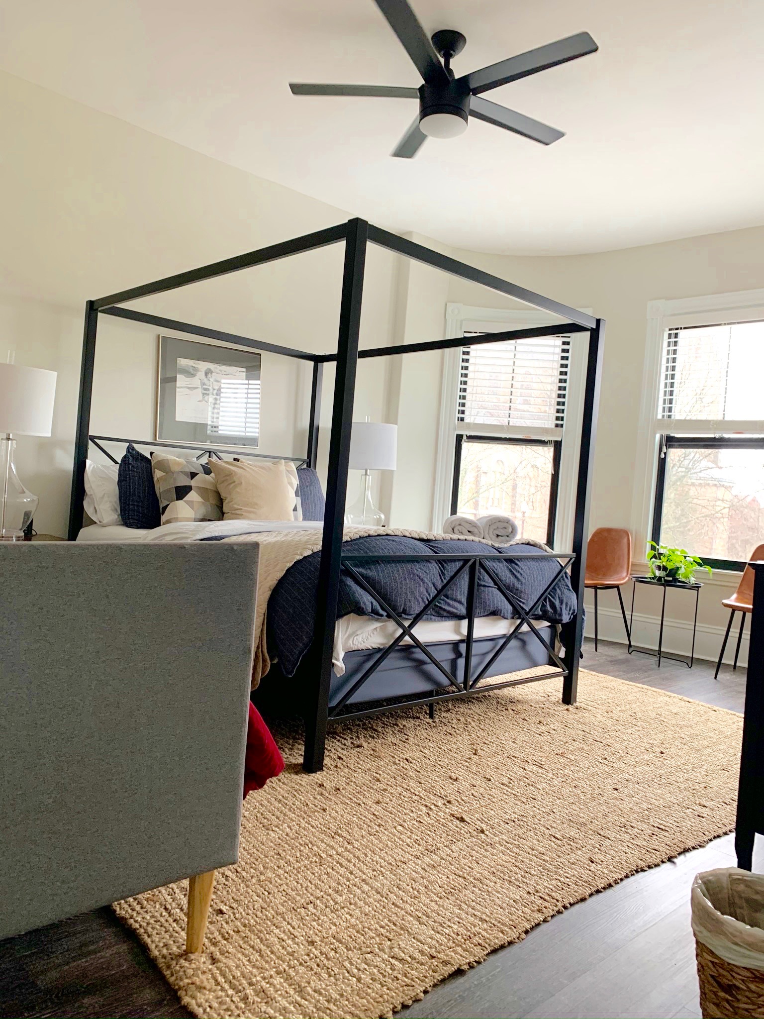 4 bed, 2 bath apartment for rent at 1516 Tremont St Unit 3, Mission Hill — photo 3 of 46