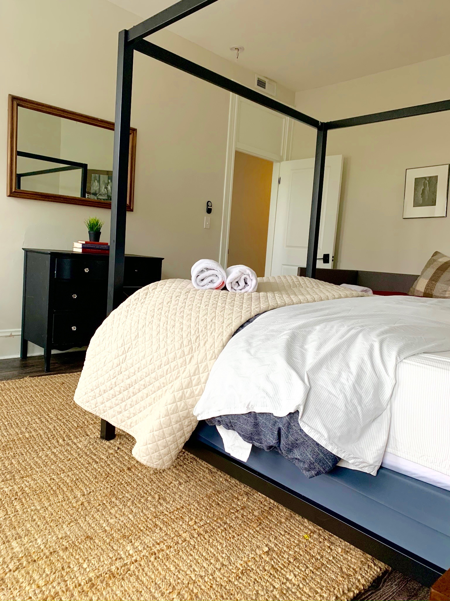 4 bed, 2 bath apartment for rent at 1516 Tremont St Unit 3, Mission Hill — photo 5 of 46