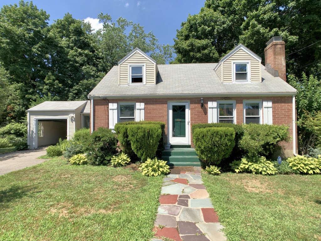 3 bed, 2 bath apartment for rent at 134 Russell Rd Unit 1, Newton — photo 18 of 20