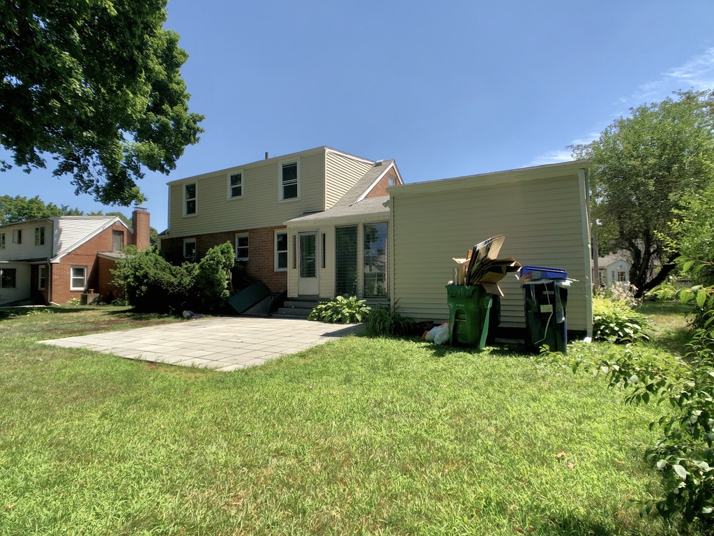 3 bed, 2 bath apartment for rent at 134 Russell Rd Unit 1, Newton — photo 20 of 20