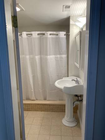 5 bed, 3 bath apartment for rent at 32 Channing St Unit 1, Newton — photo 28 of 46
