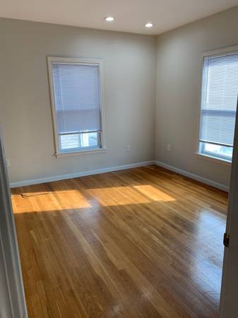 5 bed, 3 bath apartment for rent at 32 Channing St Unit 1, Newton — photo 33 of 46
