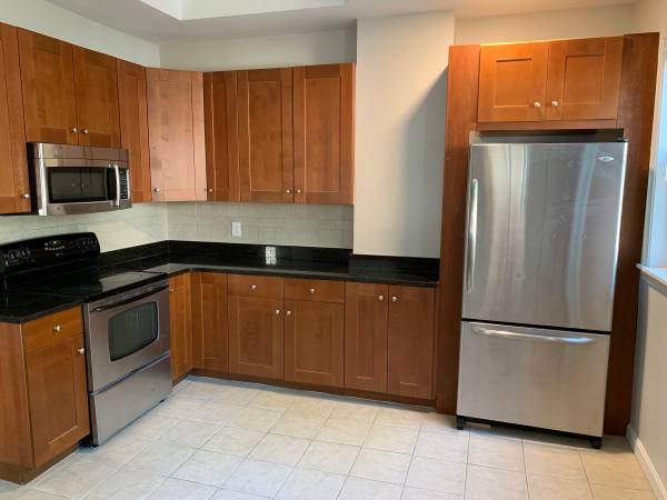5 bed, 3 bath apartment for rent at 32 Channing St Unit 1, Newton — photo 35 of 46