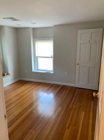 5 bed, 3 bath apartment for rent at 32 Channing St Unit 1, Newton — photo 40 of 46