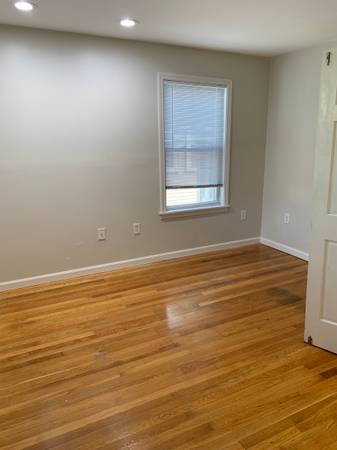 5 bed, 3 bath apartment for rent at 32 Channing St Unit 1, Newton — photo 45 of 46