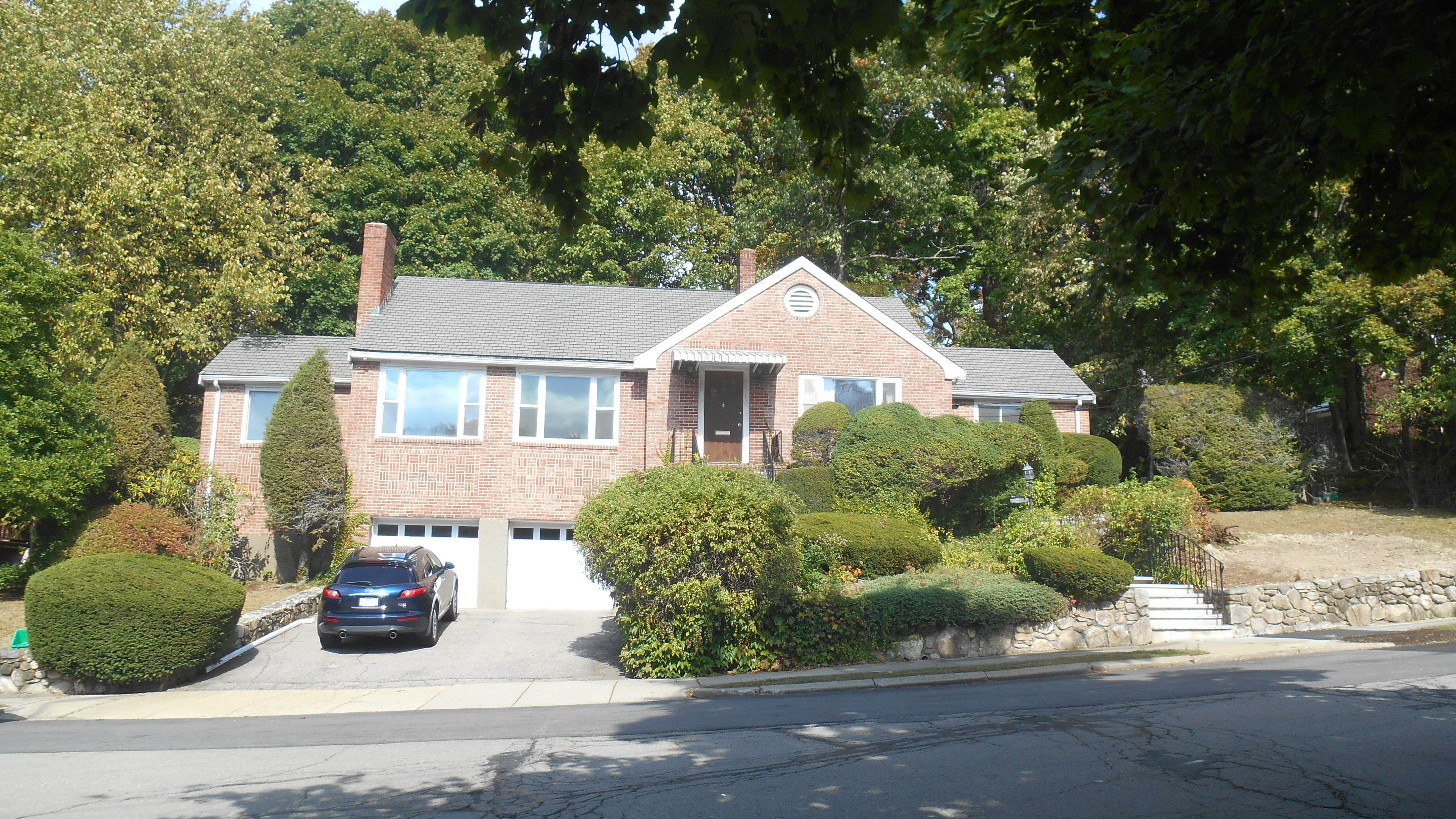 4 bed, 3.5 bath apartment for rent at 85 Stuart Rd, Newton — photo 1 of 22