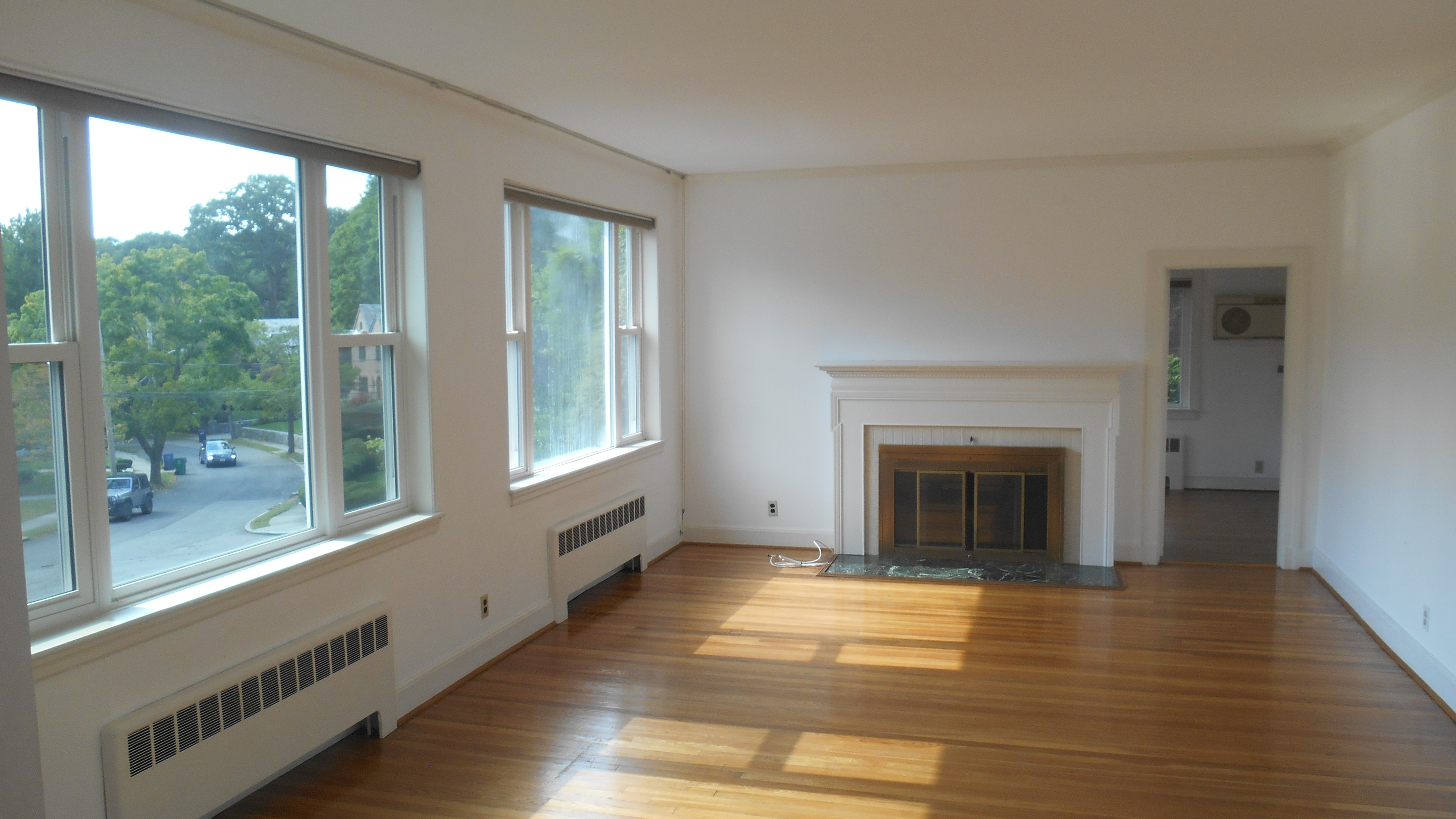 4 bed, 3.5 bath apartment for rent at 85 Stuart Rd, Newton — photo 2 of 22