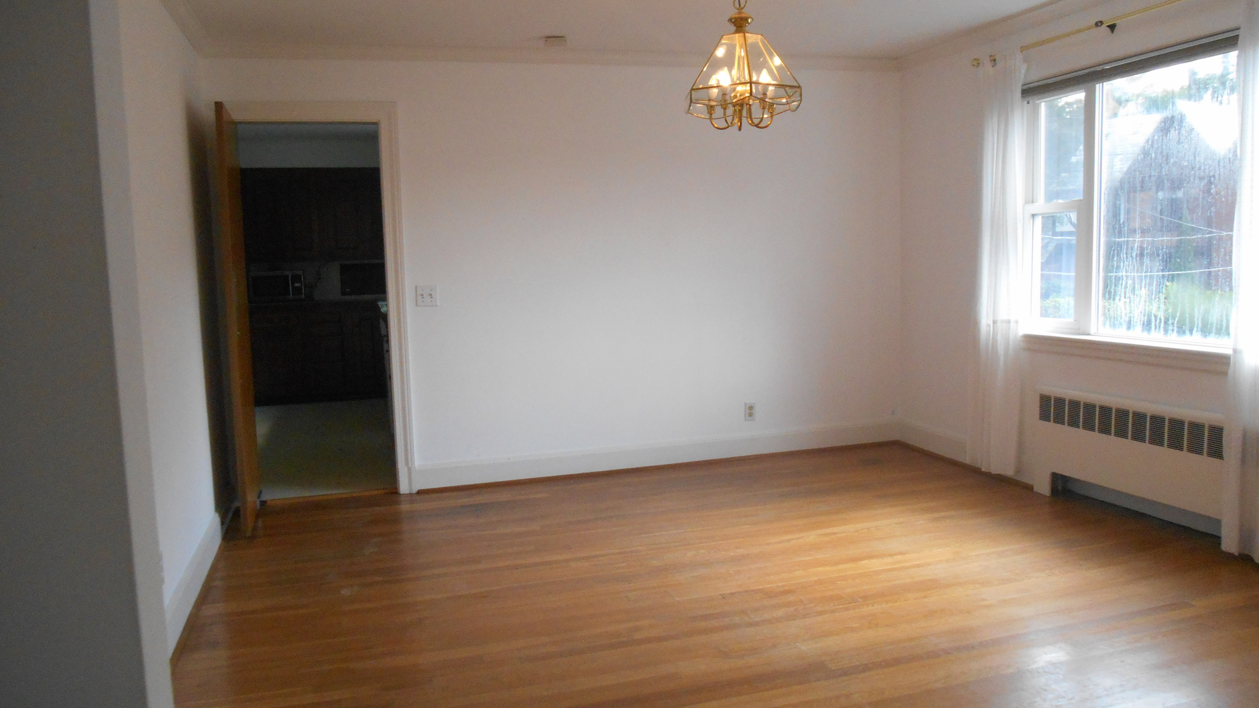 4 bed, 3.5 bath apartment for rent at 85 Stuart Rd, Newton — photo 4 of 22