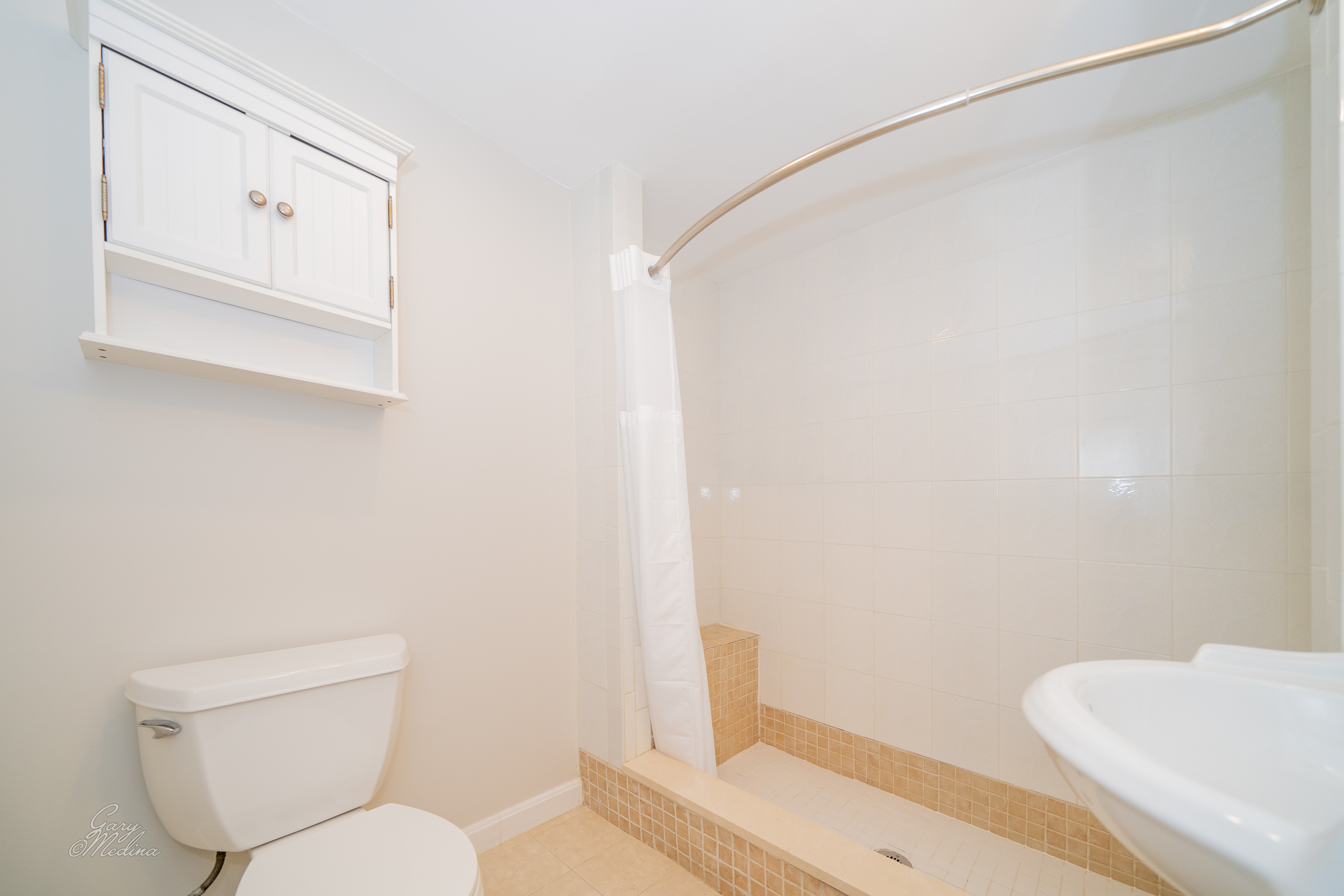 5 bed, 3 bath apartment for rent at 32 Channing St Unit 1, Newton — photo 10 of 46