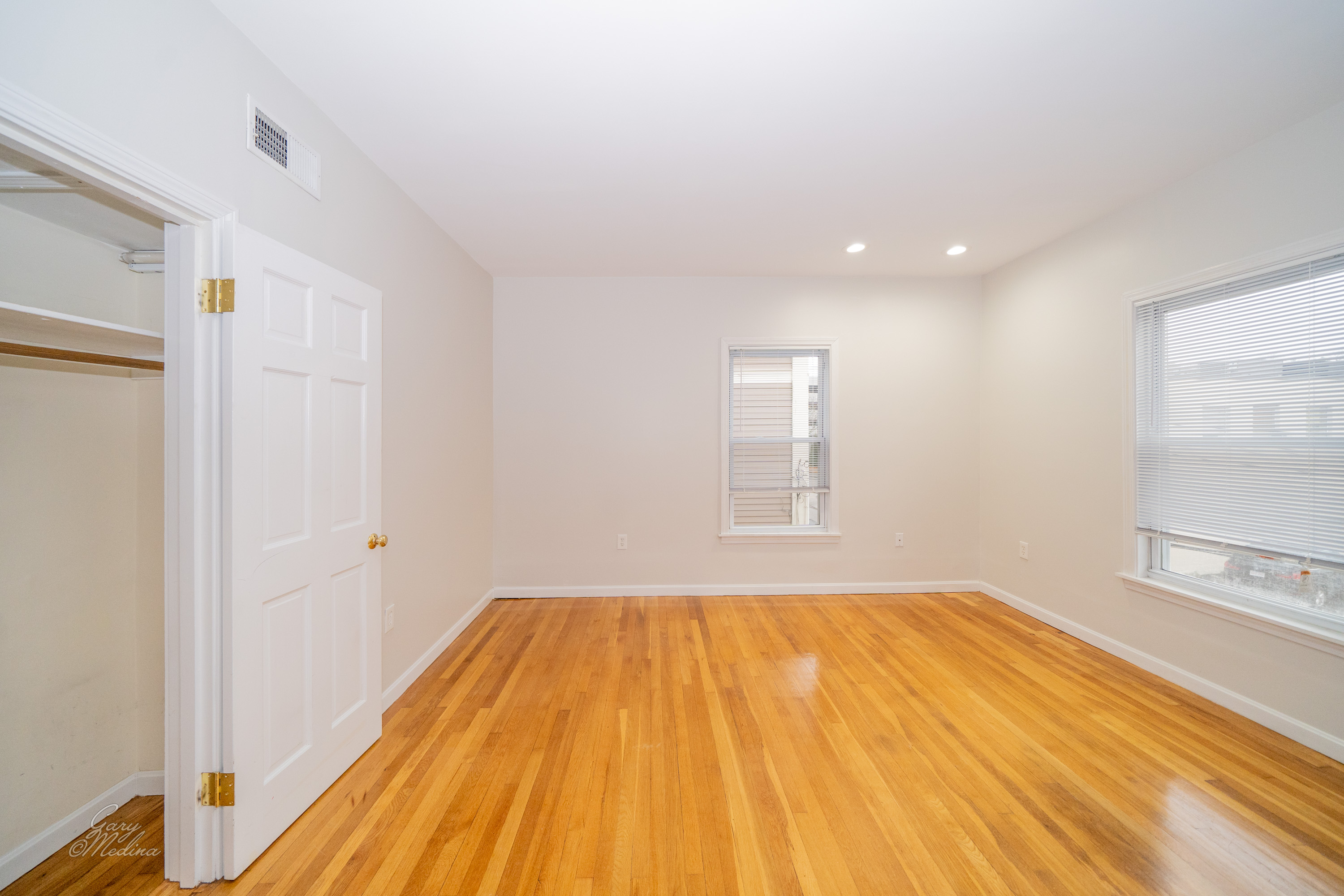 5 bed, 3 bath apartment for rent at 32 Channing St Unit 1, Newton — photo 9 of 46