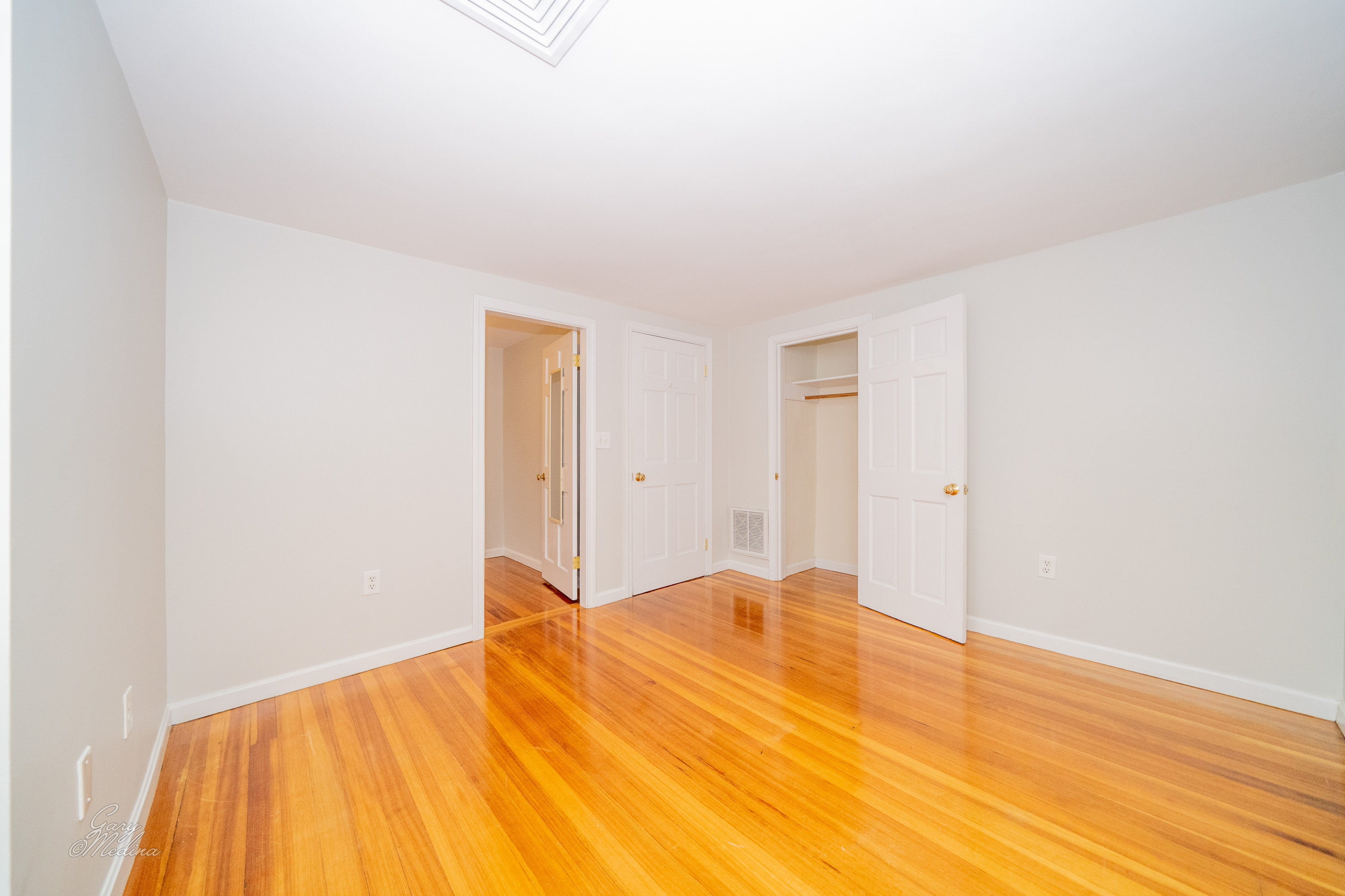 5 bed, 3 bath apartment for rent at 32 Channing St Unit 1, Newton — photo 14 of 46