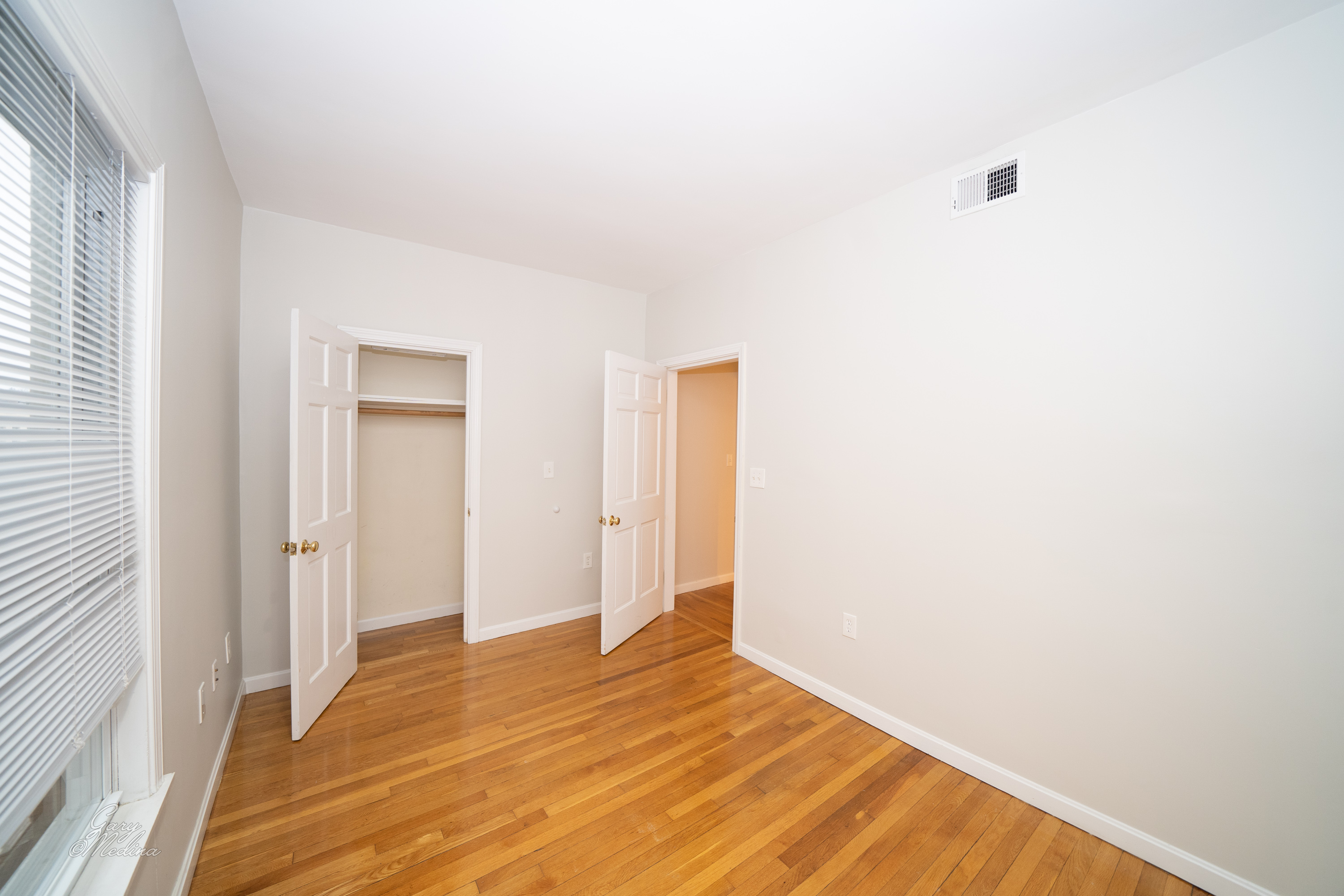 5 bed, 3 bath apartment for rent at 32 Channing St Unit 1, Newton — photo 12 of 46