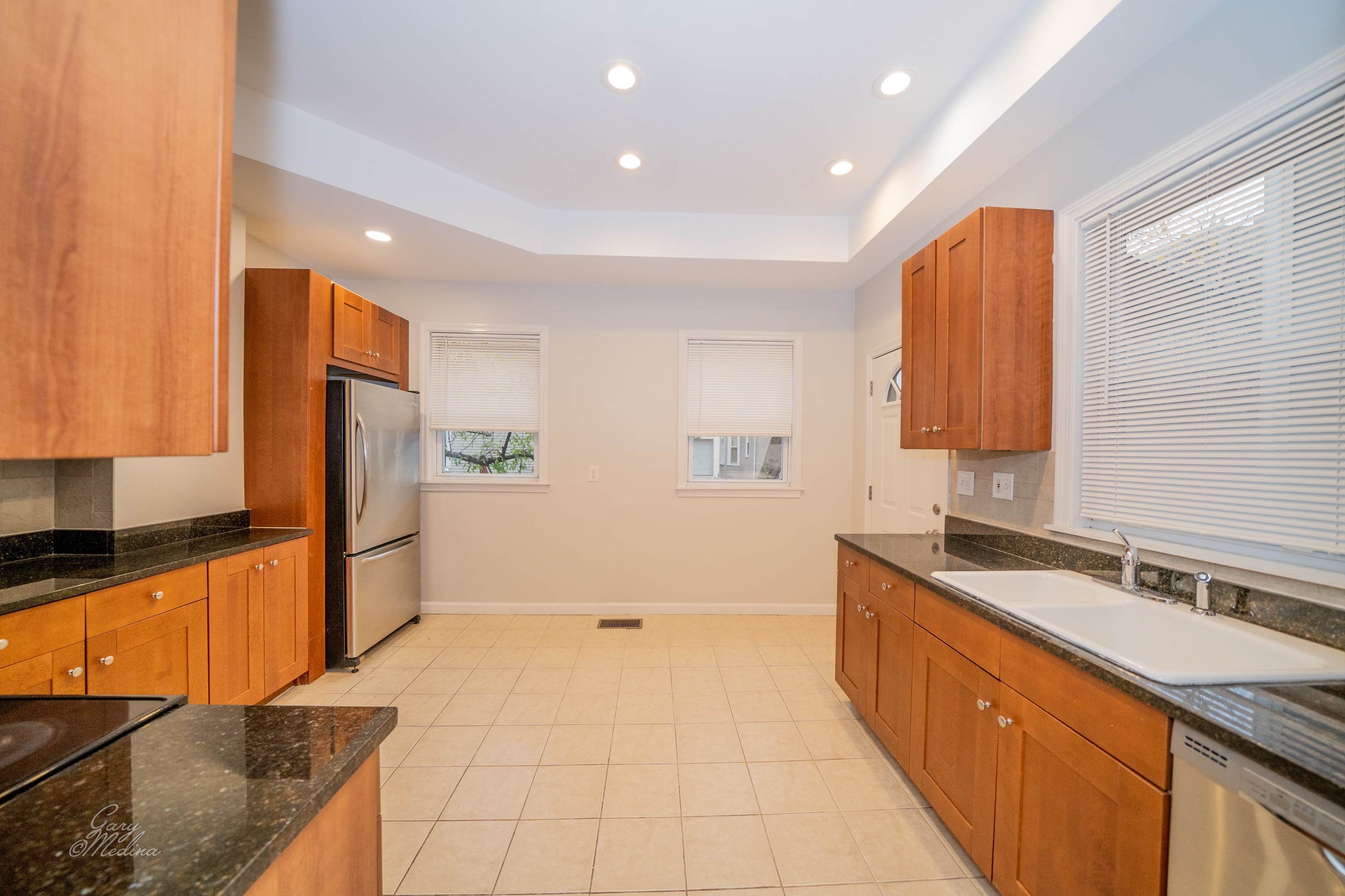 5 bed, 3 bath apartment for rent at 32 Channing St Unit 1, Newton — photo 3 of 46