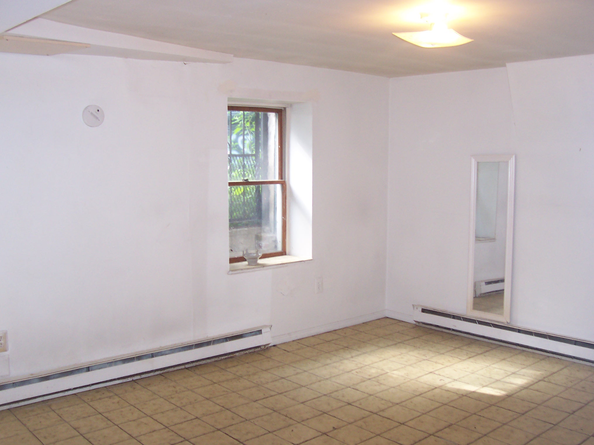 688 Parker St, Mission Hill