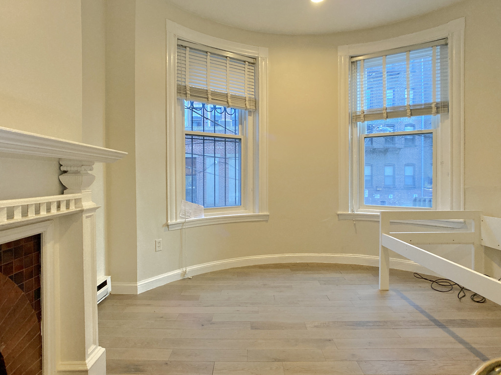 74 Saint Stephen St, Fenway