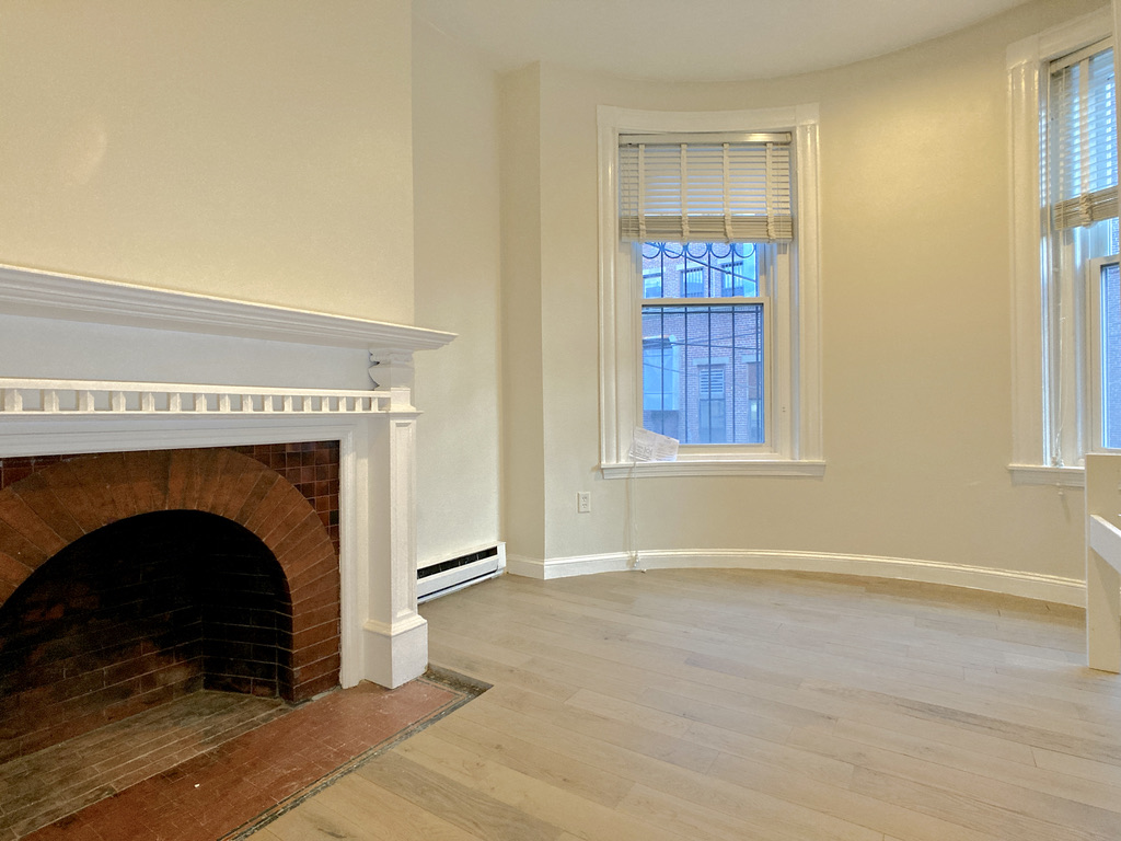 74 Saint Stephen St, Fenway