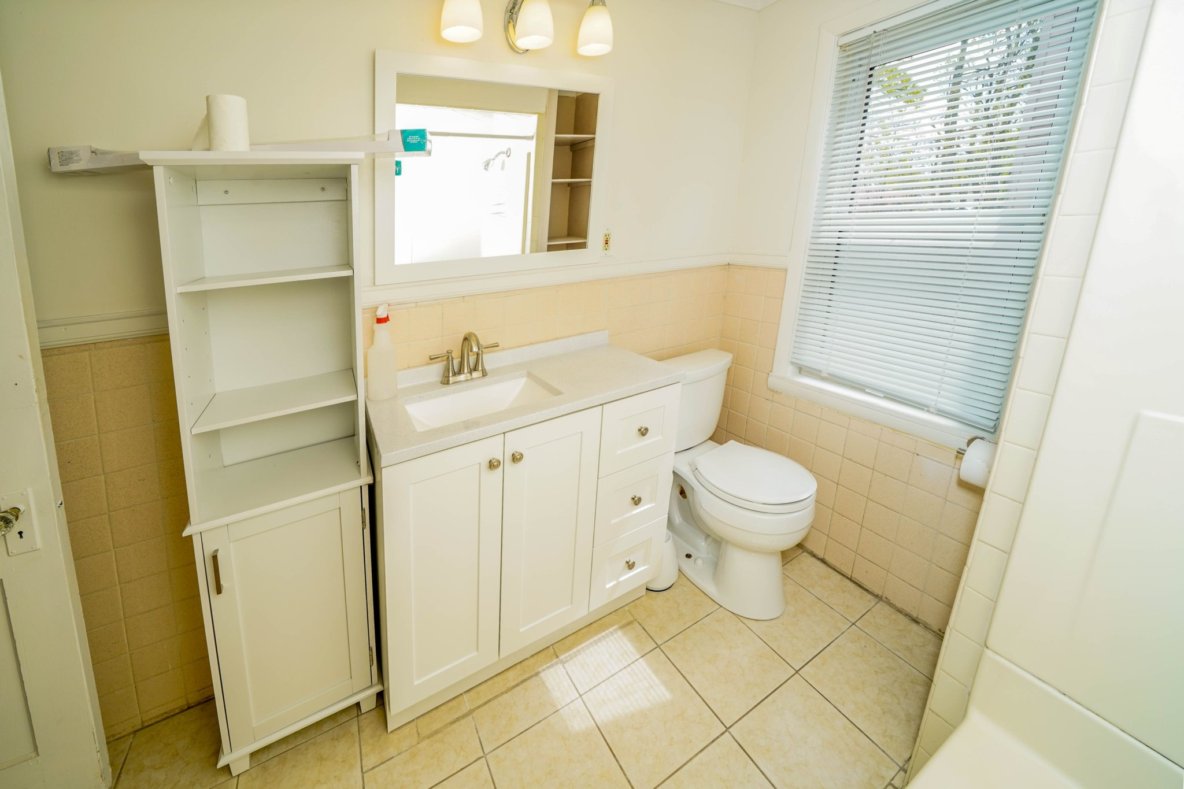 3 bed, 1 bath apartment for rent at 16 Waverley Ave Unit 1, Watertown — photo 13 of 15