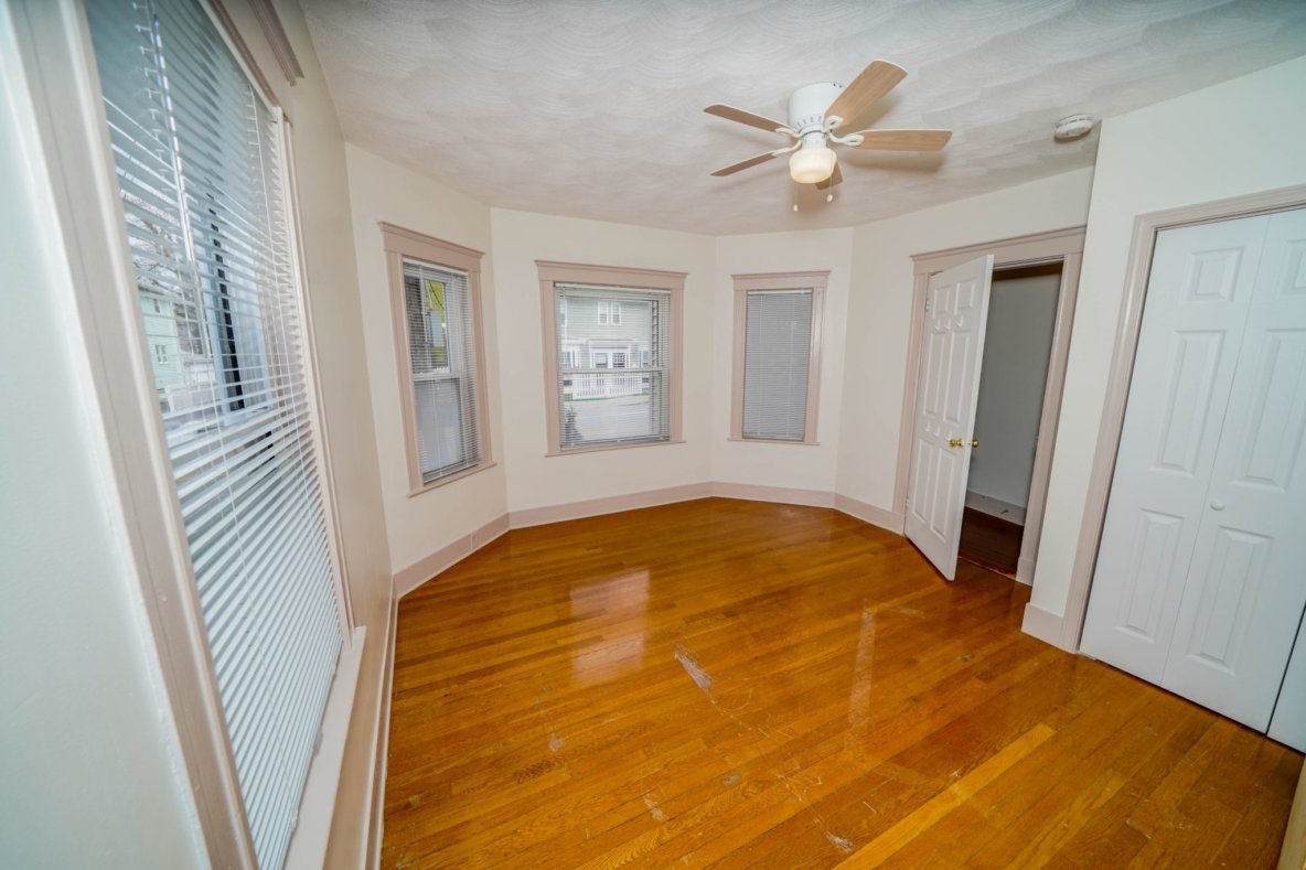 3 bed, 1 bath apartment for rent at 16 Waverley Ave Unit 1, Watertown — photo 11 of 15