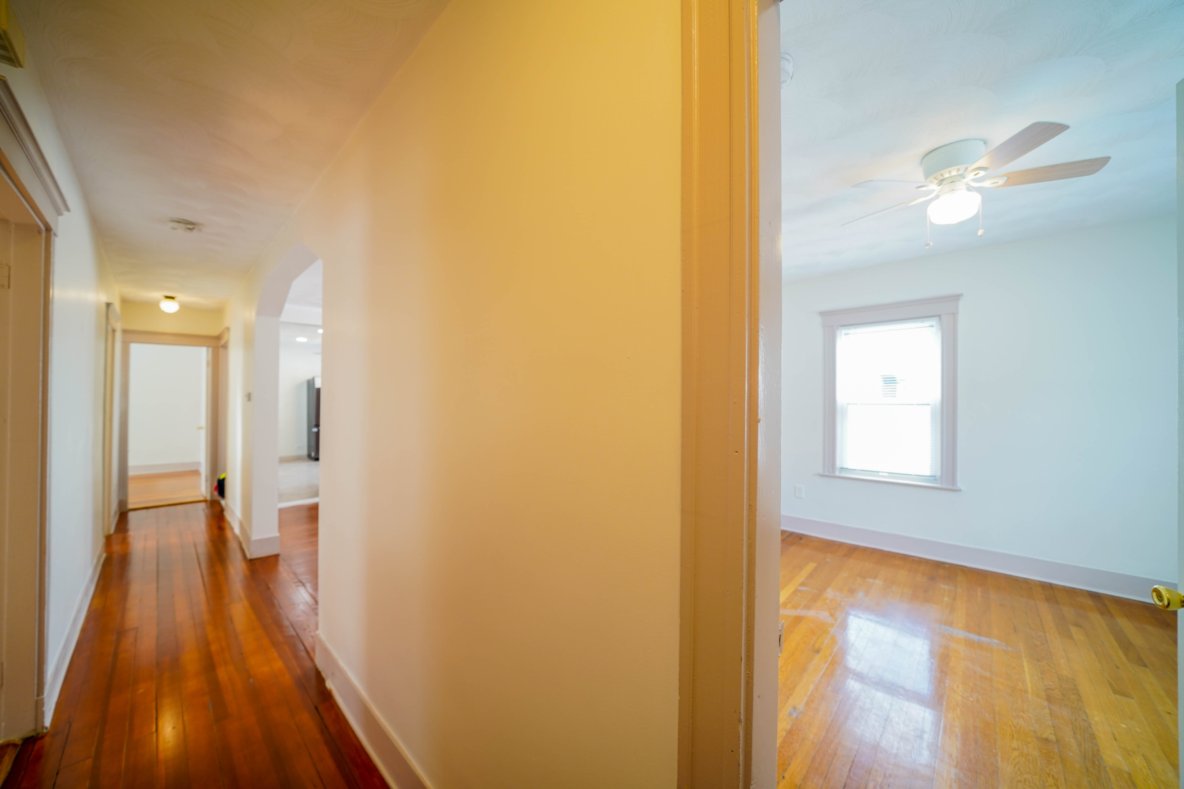 3 bed, 1 bath apartment for rent at 16 Waverley Ave Unit 1, Watertown — photo 3 of 15
