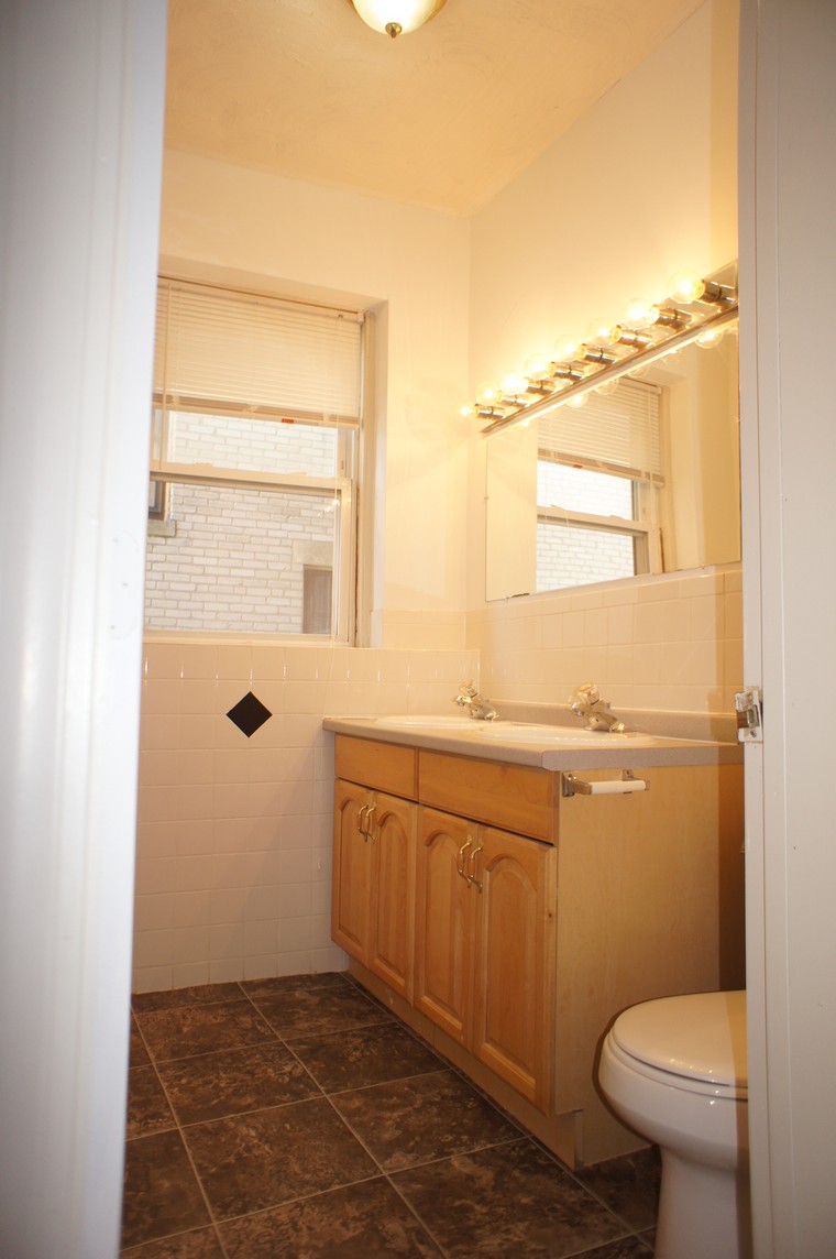 4 bed, 1 bath apartment for rent at 1661 Commonwealth Ave Unit 4, Brighton — photo 9 of 23