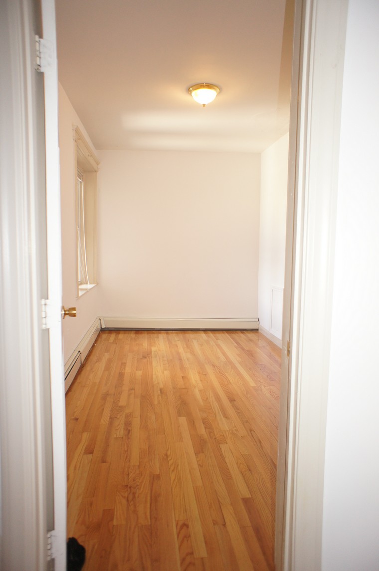 4 bed, 1 bath apartment for rent at 1661 Commonwealth Ave Unit 4, Brighton — photo 4 of 23