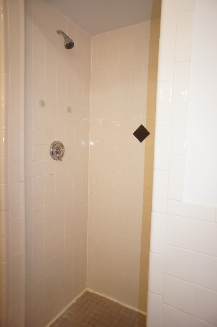 4 bed, 1 bath apartment for rent at 1661 Commonwealth Ave Unit 4, Brighton — photo 12 of 23