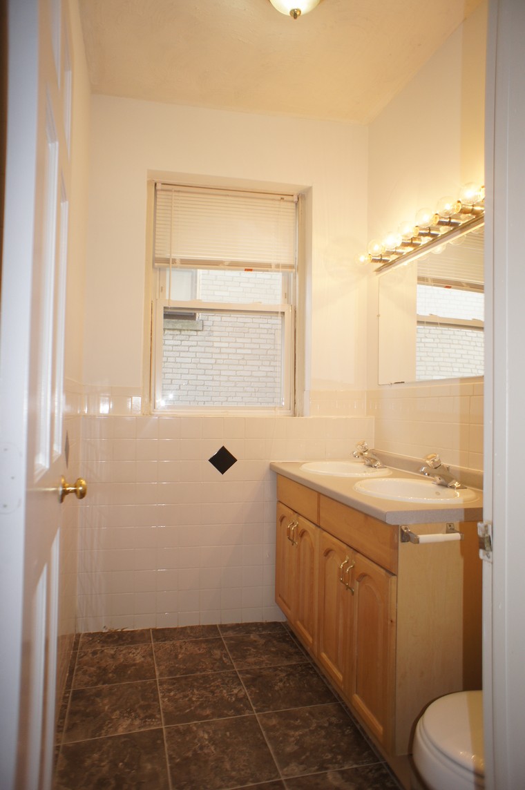 4 bed, 1 bath apartment for rent at 1661 Commonwealth Ave Unit 4, Brighton — photo 13 of 23