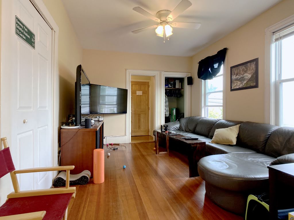 4 bed, 2 bath apartment for rent at 135 Park St Unit 2, Medford — photo 3 of 33