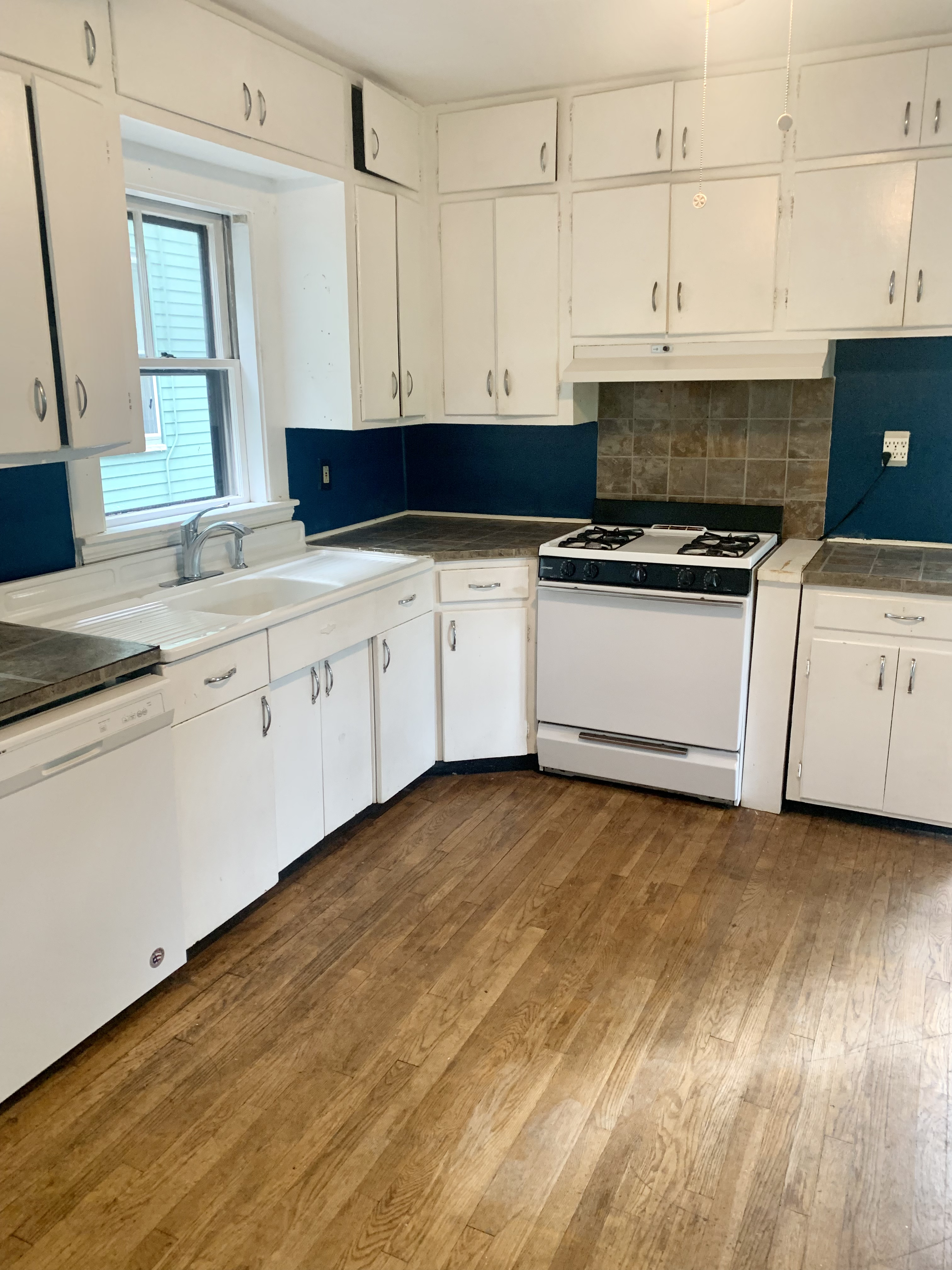 2 bed, 1 bath apartment for rent at 27 Wendell St Unit 1, Baldwin — photo 4 of 27
