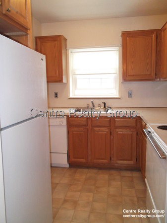 2 bed, 1 bath apartment for rent at 147 North St Unit D, Newtonville — photo 3 of 7