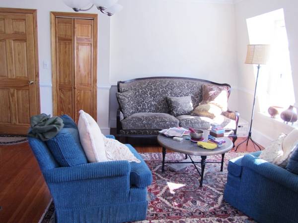 3 bed, 1 bath apartment for rent at 335 Lake Ave Unit 3, Newton Highlands — photo 8 of 22
