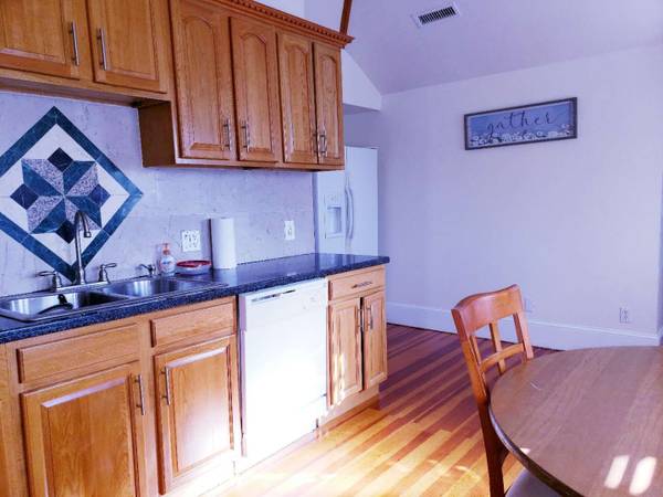 3 bed, 1 bath apartment for rent at 335 Lake Ave Unit 3, Newton Highlands — photo 18 of 22