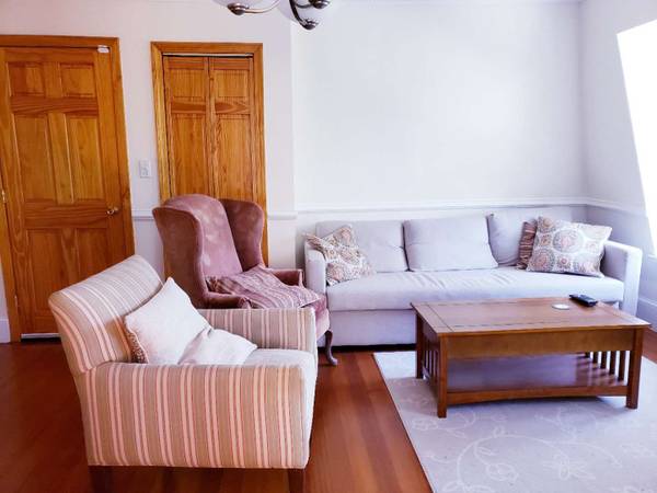 3 bed, 1 bath apartment for rent at 335 Lake Ave Unit 3, Newton Highlands