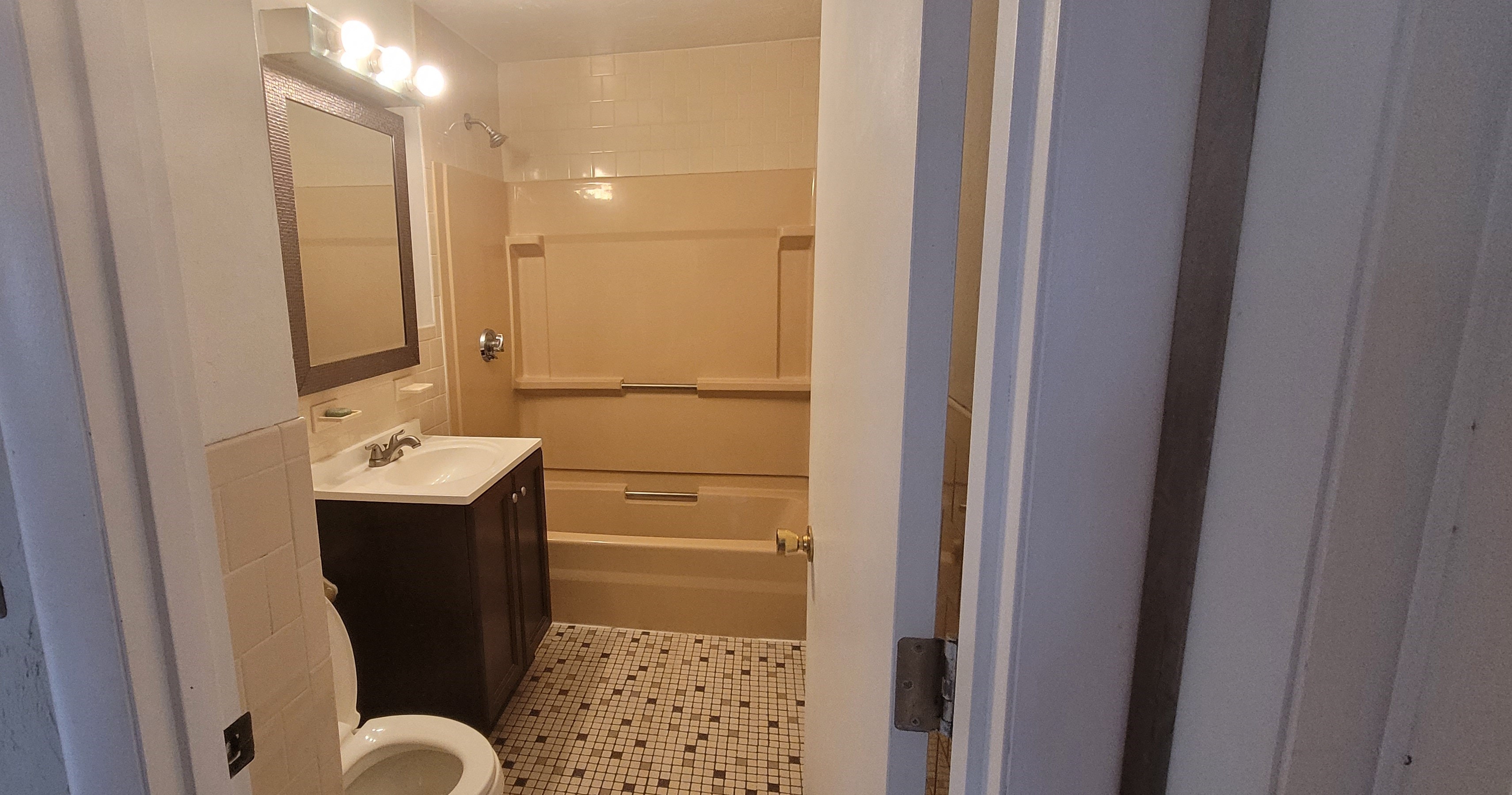 1.5 bed, 1 bath apartment for rent at 8 Hastings St Unit 3, West Roxbury — photo 8 of 8
