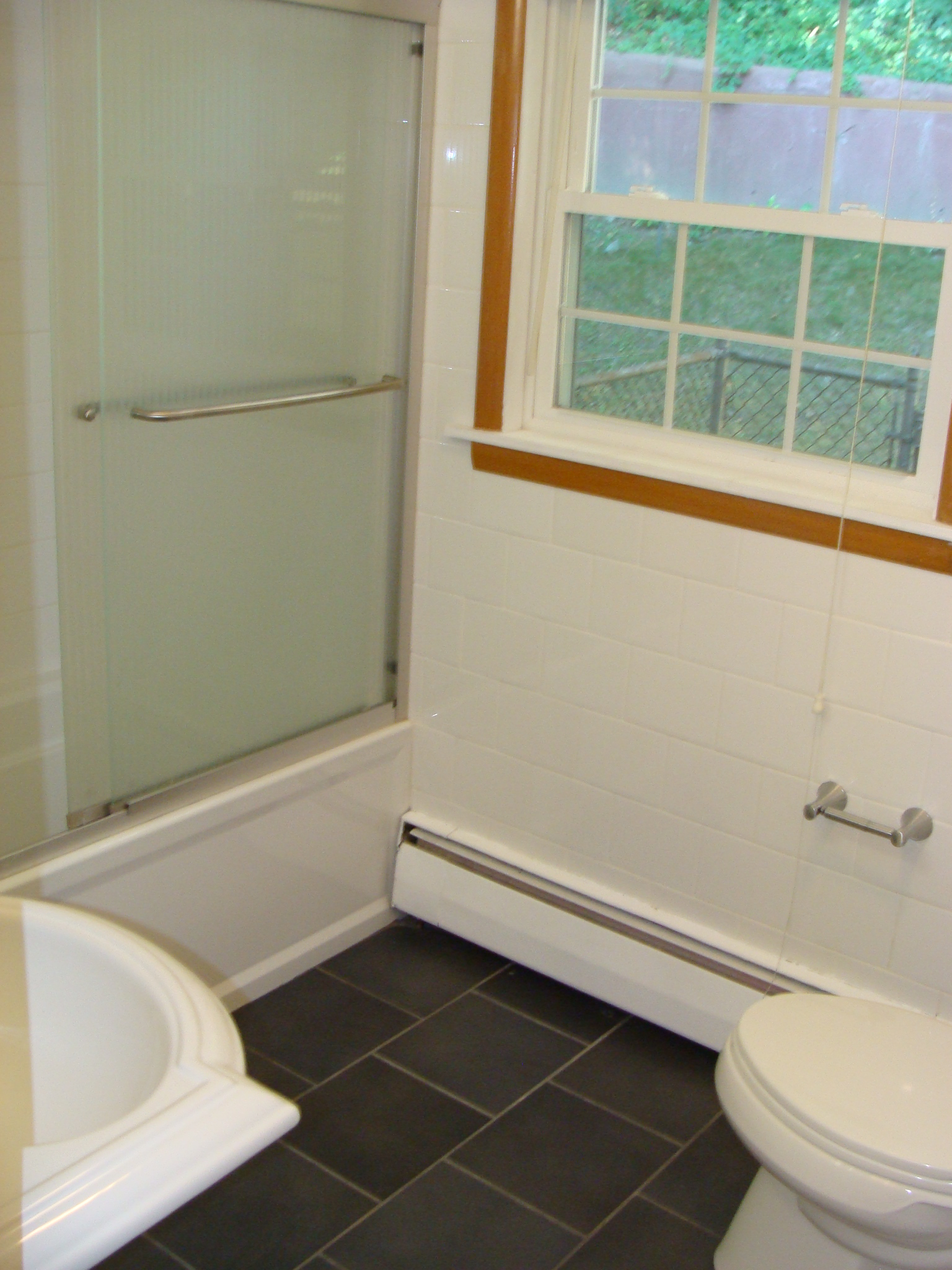 3 bed, 2 bath apartment for rent at 407 Lowell Ave Unit 1, Newtonville — photo 11 of 12