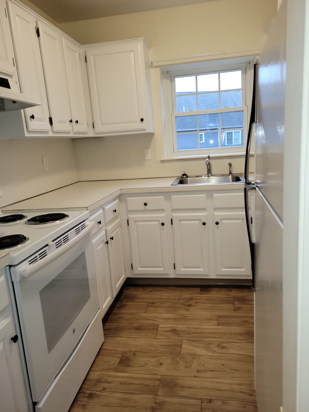1 bed, 1 bath apartment for rent at 101 Farwell St Unit D, Newtonville — photo 3 of 18